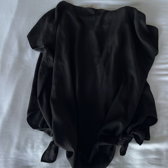Rachel by Rachel toy black blouse size M shoulder/side tie detail, flowy - Picture 5 of 5